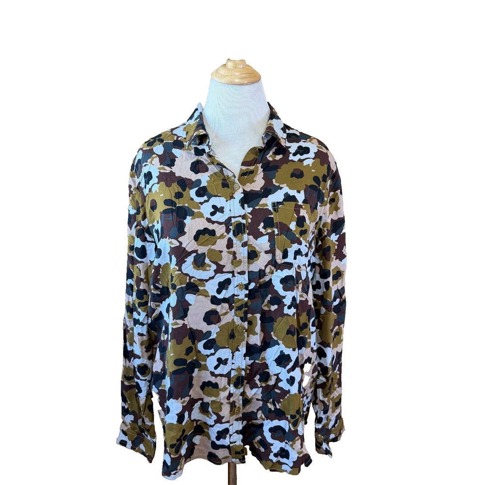Beach Lunch Lounge Camoflage Button Up Shirt New with Tag